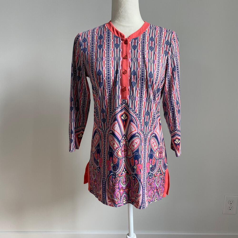 J McLaughlin Tunic Blouse XS Colorful Print 3/4 Sleeve Stretch Preppy Top